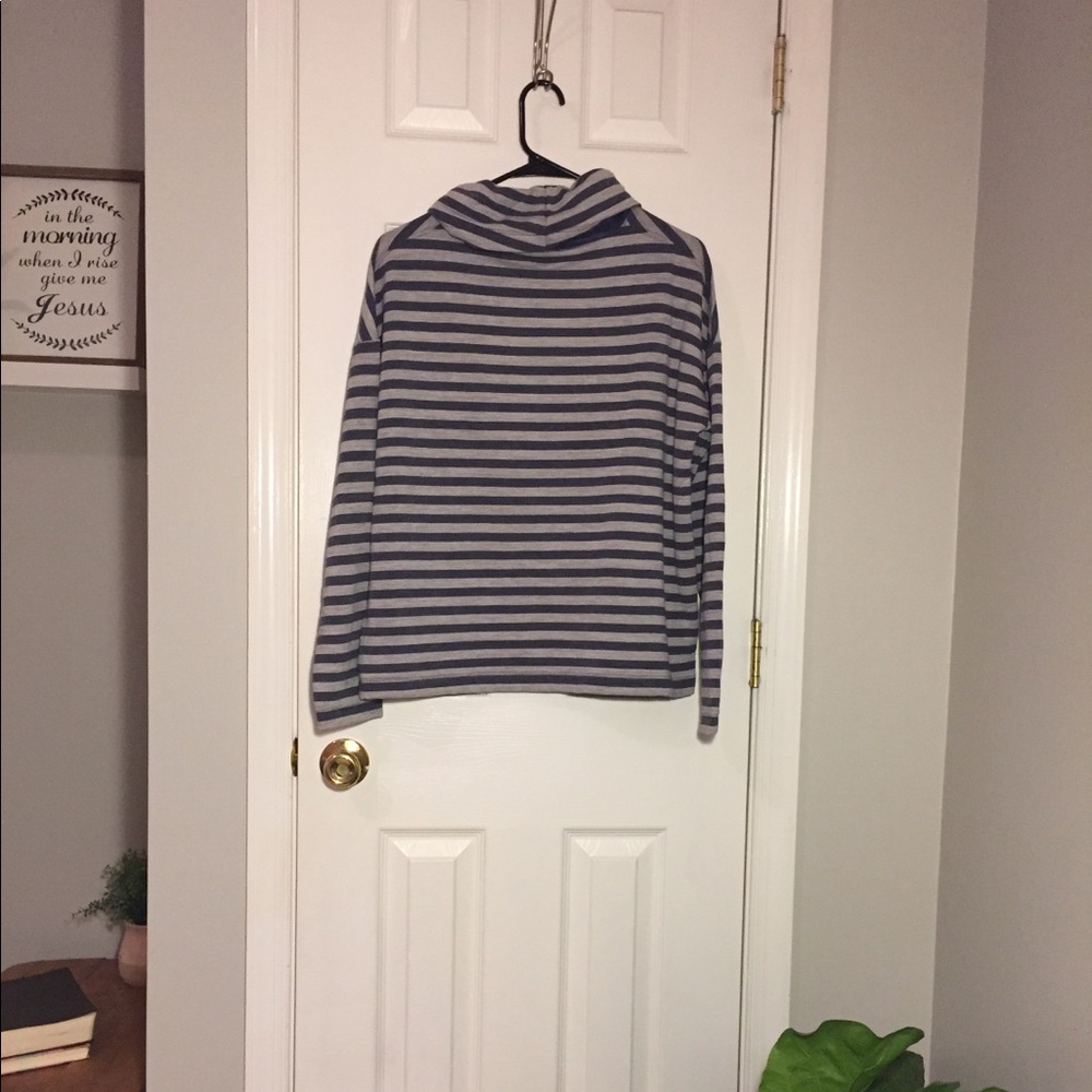 J. Crew sweater NWOT - Picture 2 of 3